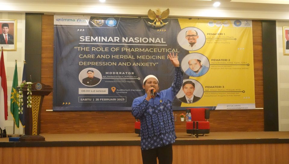 pemateri dalam semnas Farmasi UNIMMA