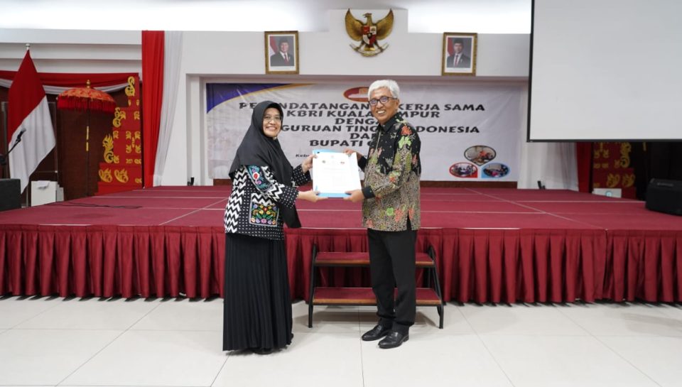 Rektor UNIMMA dan Dubes Indonesia untuk Malaysia